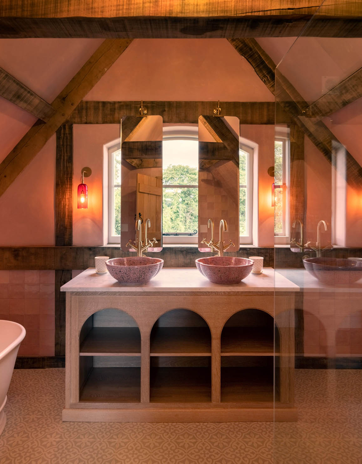 TOR_BATHROOM_WALL_LIGHT_WILDERNESS_RESERVE_CR_Cameron_Maynard_1