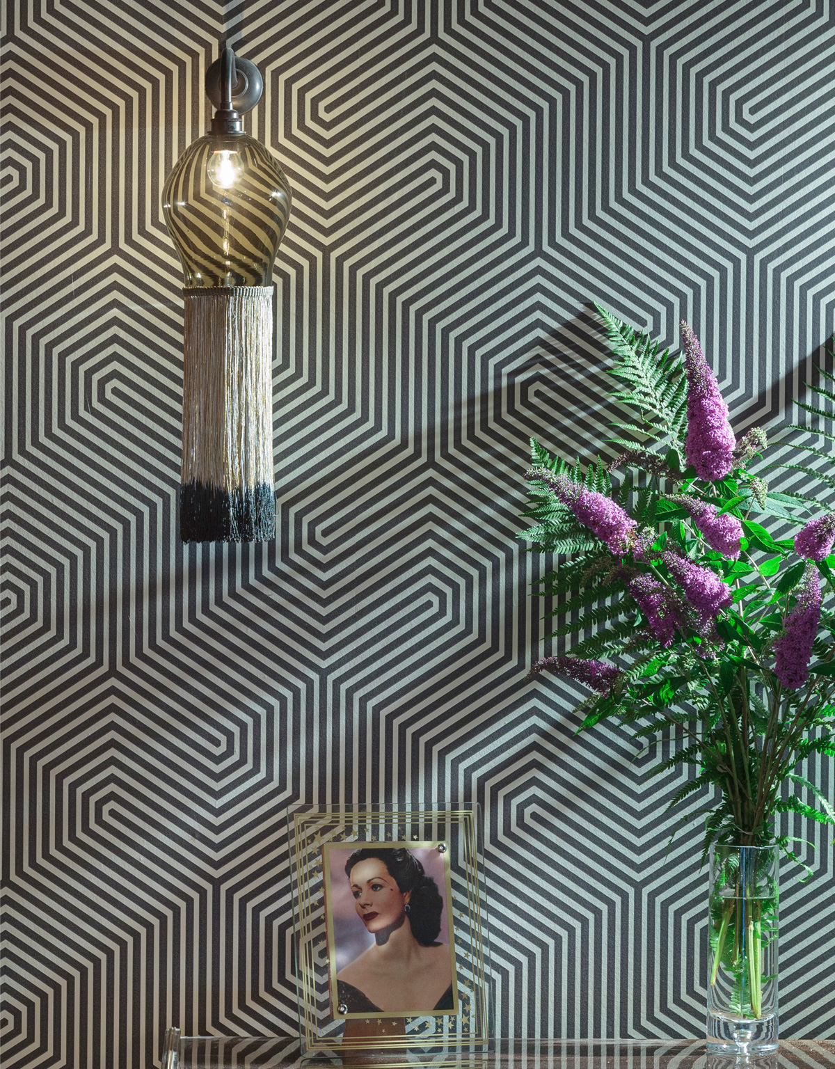 Tassel-hand-blown-glass-wall-light