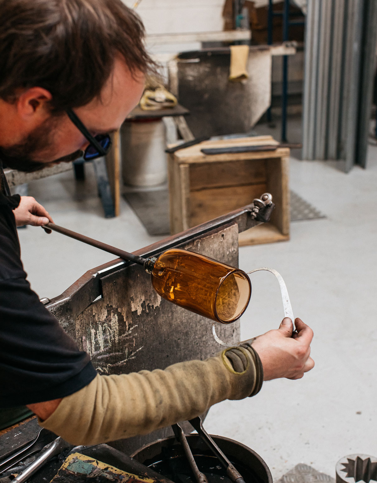 hand-blown-glass-pendant-light-shade-for-carnival-collection