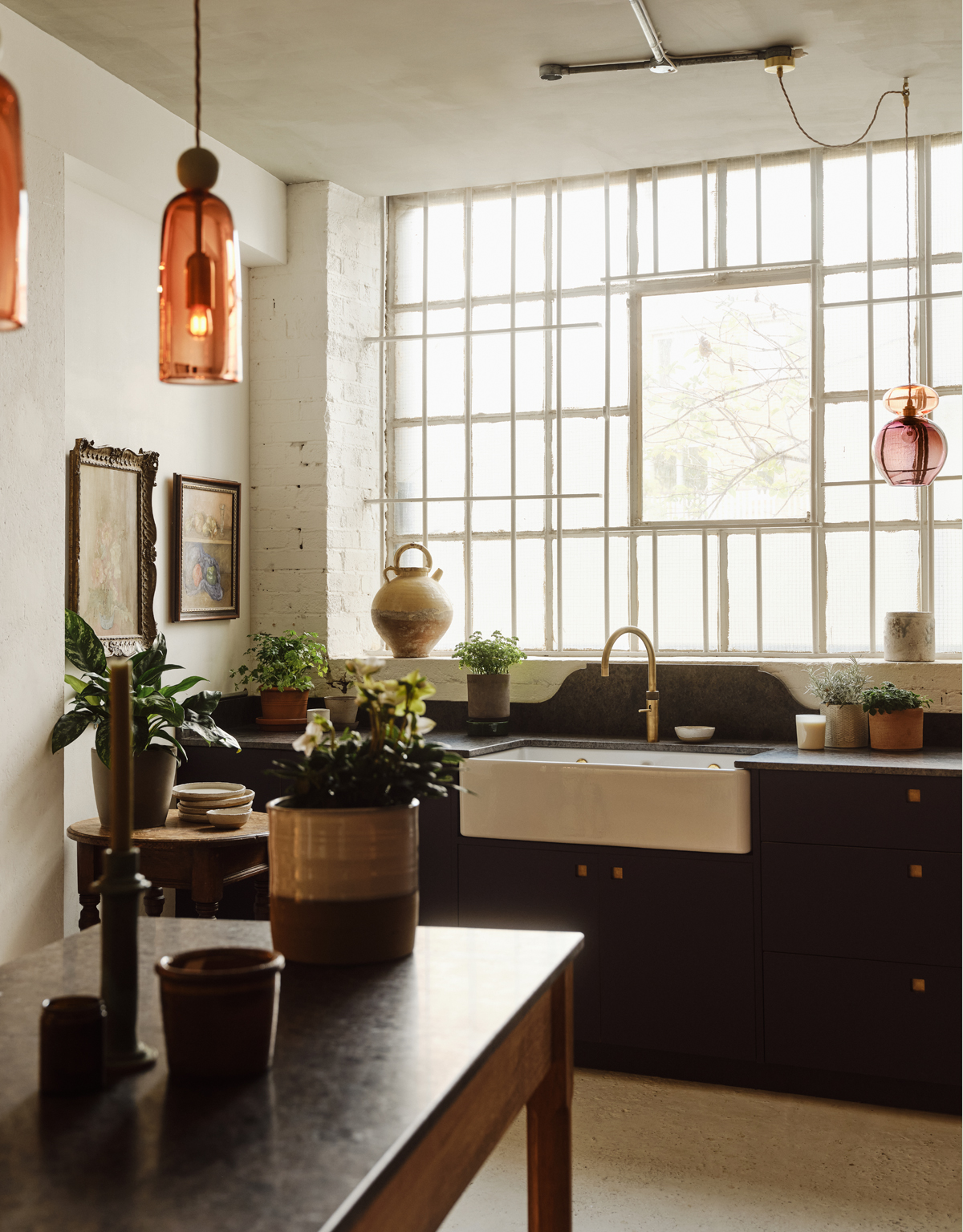 handmade-glass-ceramic-pendant-light-pluck-kitchen-island